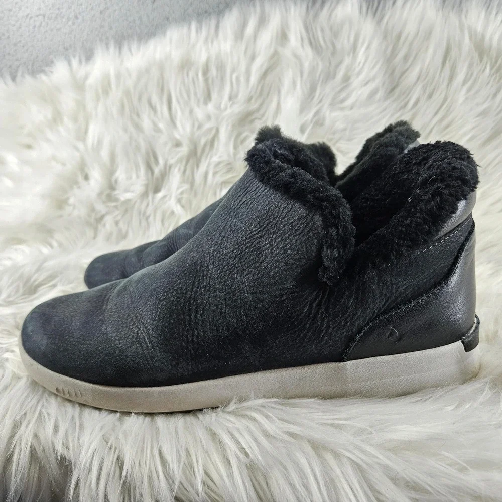 Olukai Chelsea Booties Womens 11 Black Leather Faux Fur Slip‎ On Comfort Kamau